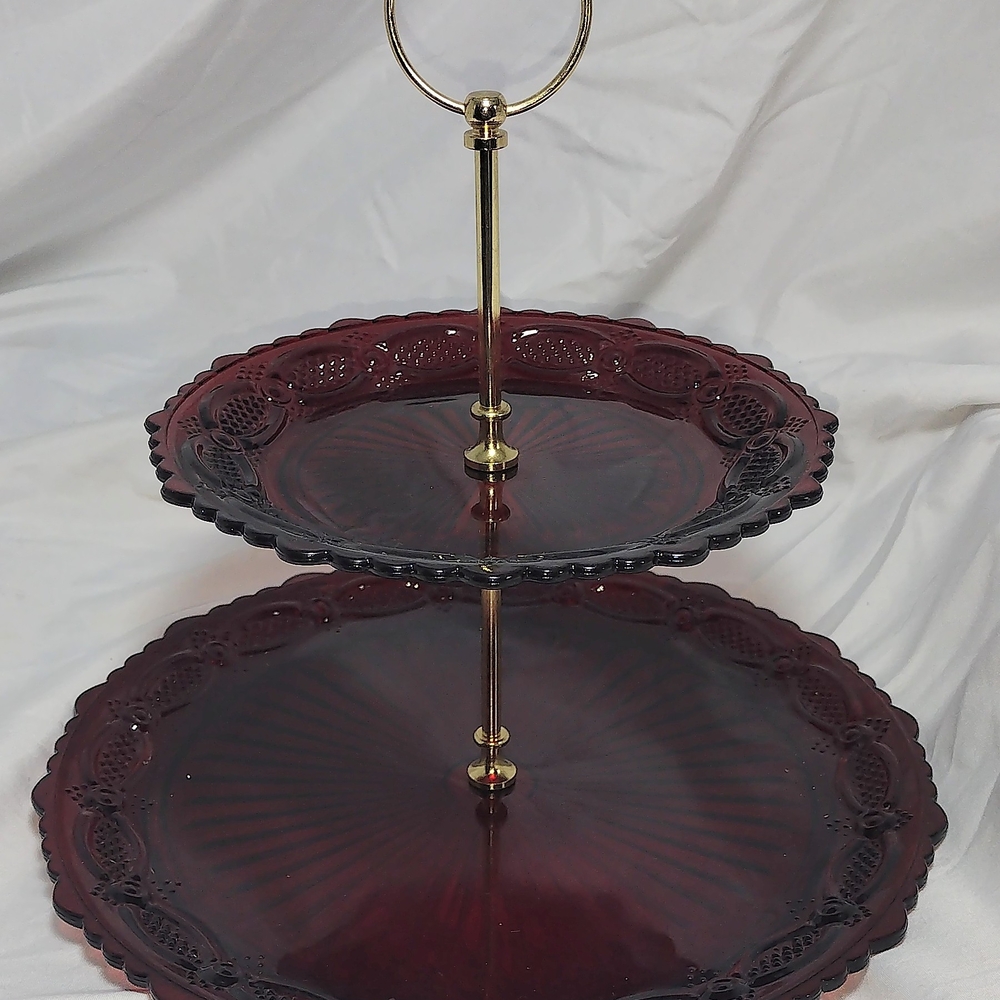 Avon 1876 Cape Cod Collection Two-Tier Server
